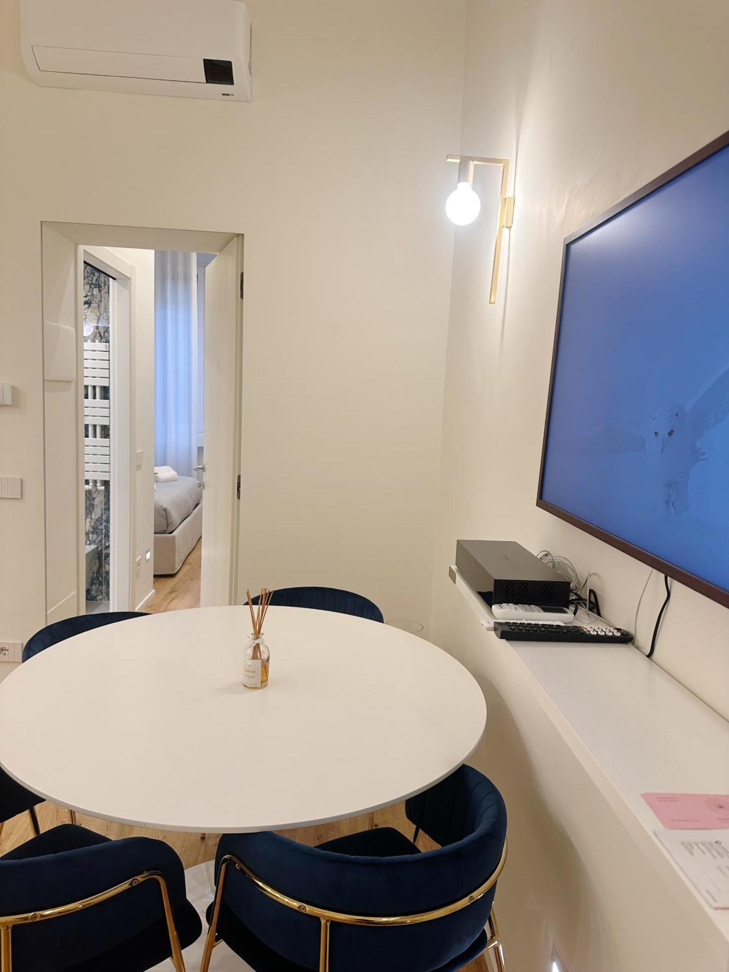 Private Apartment With Wi-Fi Milano City Near Duomo Atena Exterior photo